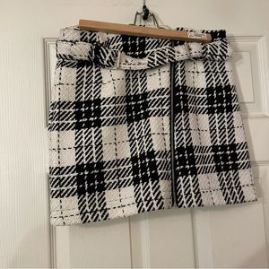 (Sz L) Zara black & white plaid skirt